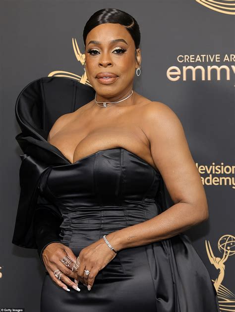 Niecy Nash on cleavage